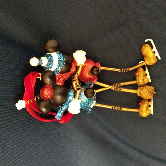 Disney Spring Skiing Mickey & Minnie Ornament - Picture 3 of 3